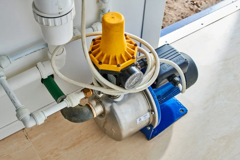 Booster-pump-in-toilet-768x512